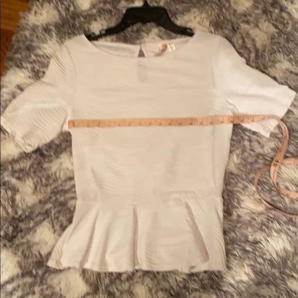 🌻🌻Beautiful white shirt - Picture 3 of 4